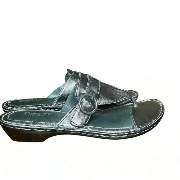 Born Shoes - Born Womens Gun Metallic Silver T-Strap Buckle Leather Slip on Sandal, Sz 8